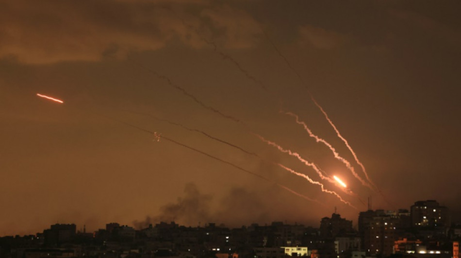 Frappes isra&eacute;liennes nocturnes sur Gaza, la guerre a fait des milliers de morts