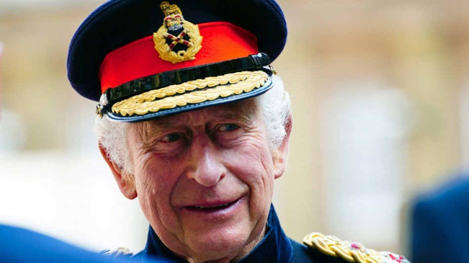 Procession et revue des troupes, Charles III &agrave; cheval pour sa premi&egrave;re parade d'anniversaire