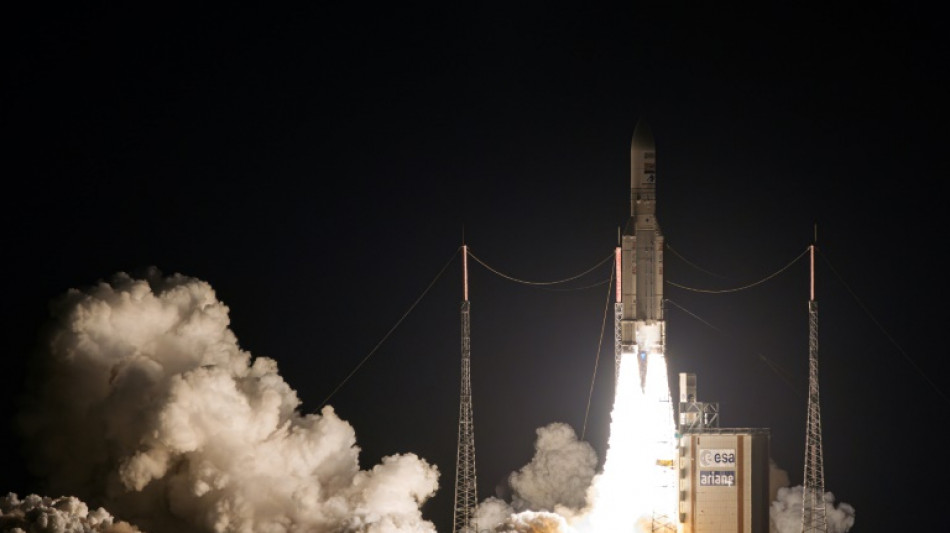 Ariane 5 tire sa r&eacute;v&eacute;rence apr&egrave;s 27 ans et une derni&egrave;re mission r&eacute;ussie