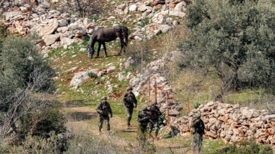 Isra&euml;l commence &agrave; se retirer du Liban, mais affirme vouloir y maintenir des troupes