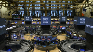 Wall Street ouvre en ordre dispers&eacute;, toujours crisp&eacute;e par la remont&eacute;e des taux