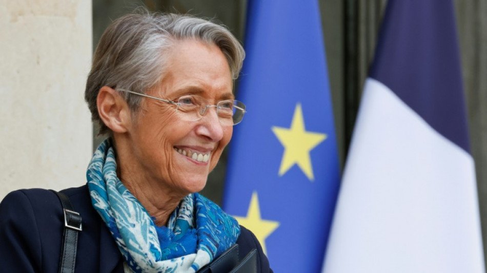 La baisse du ch&ocirc;mage "donne le chemin" du "plein emploi", selon Borne