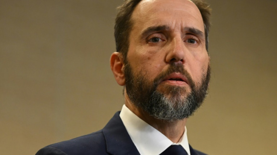 Trump dice que echar&aacute; al fiscal especial si es presidente