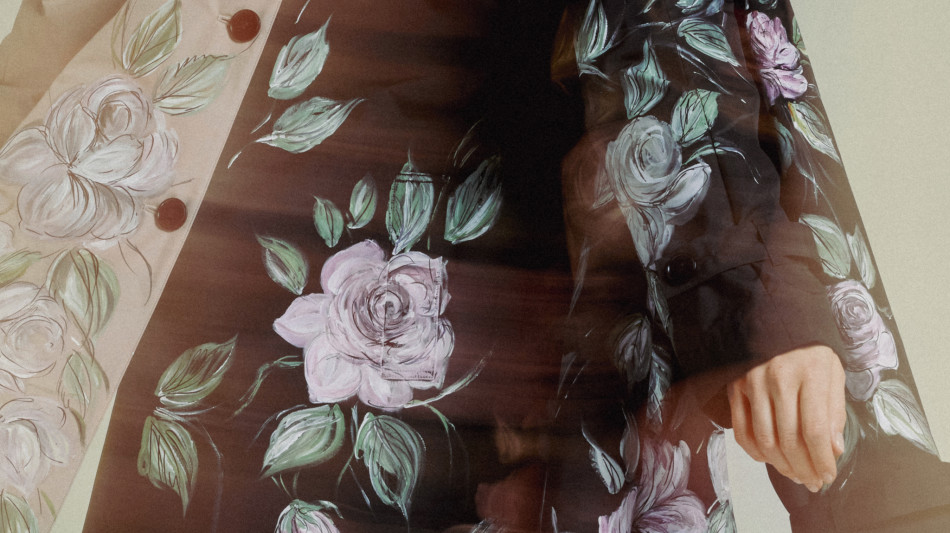 Falconeri lancia una capsule di trench floreali