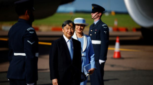 Procession et banquet: le couple impérial japonais démarre sa visite d'Etat à Londres