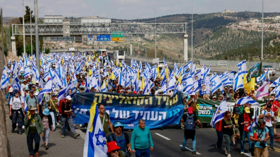 Tausende bei Gro&szlig;demonstration gegen Kurs von Netanjahu in Jerusalem