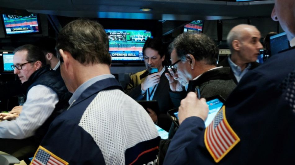 Wall Street ouvre en ordre dispers&eacute;, stabilisation en vue mais First Republic chute