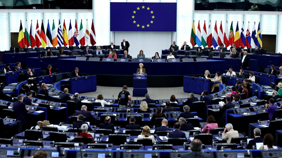 Intesa Ue su rinvio dell'Ai Act, introdotto il divieto di deepfake sessuali