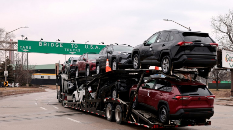 Le Canada appliquera mercredi des droits de 25% sur des automobiles américaines