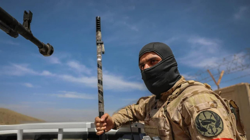 Pasdaran, 'colpita e distrutta base aerea Usa'