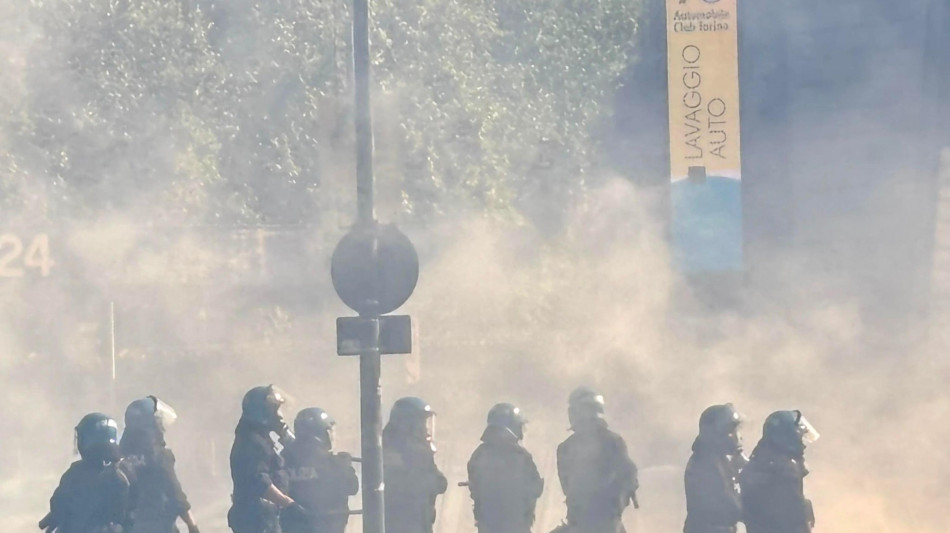 Otto ultras juventini arrestati dopo gli scontri a Torino