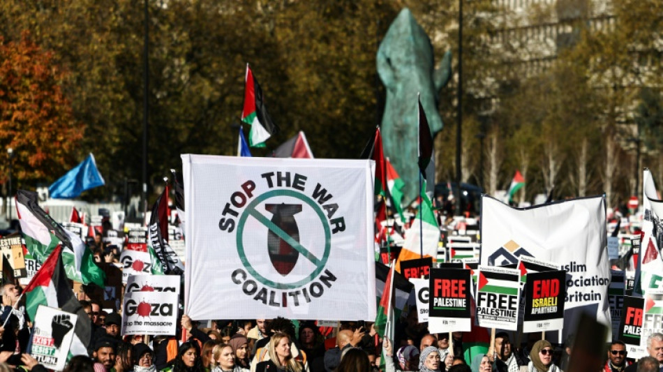 Des dizaines de milliers de personnes marchent &agrave; Londres sous haute surveillance "pour la Palestine"
