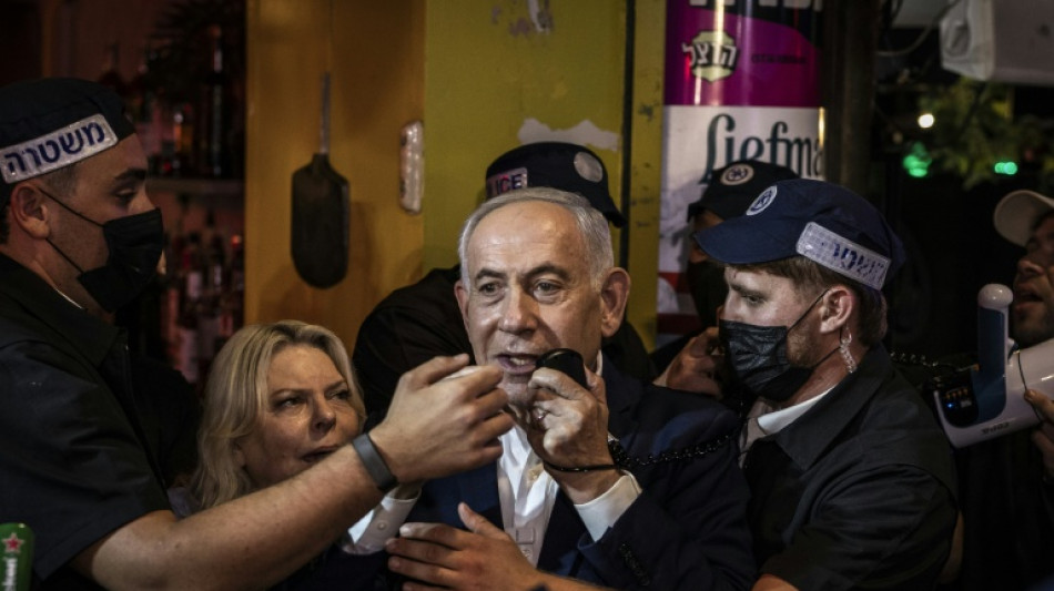 Netanyahu denuncia tentativa de roubo na primeira elei&ccedil;&atilde;o desde os ataques de Hamas