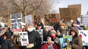 Milhares protestam nos EUA por morte de mulher por agente migrat&oacute;rio