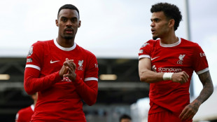 Liverpool vence na visita ao Fulham (3-1) e &eacute; l&iacute;der do Ingl&ecirc;s ao lado do Arsenal