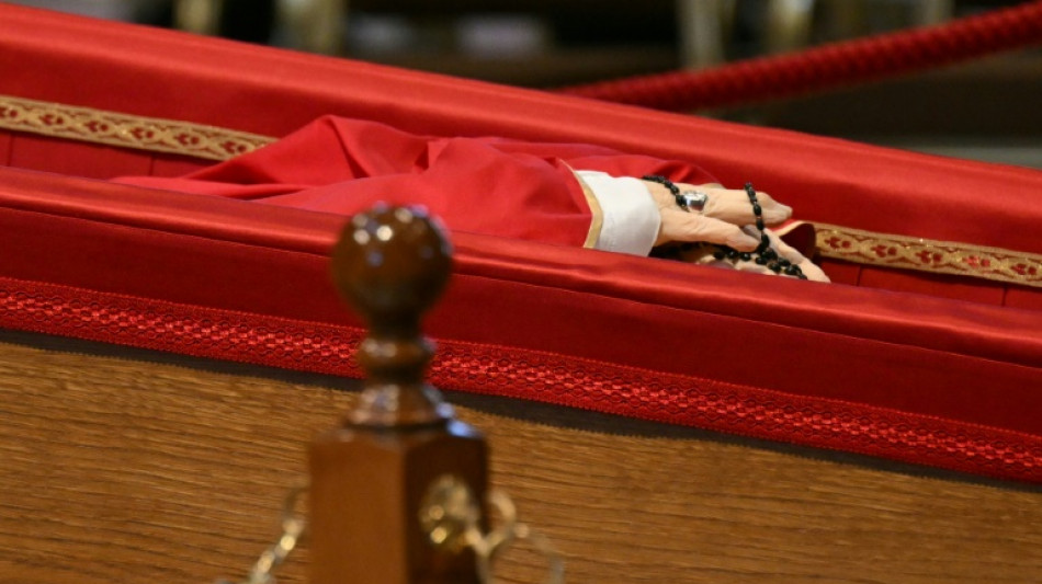 Mais de 50.000 fiéis visitam o velório do papa Francisco