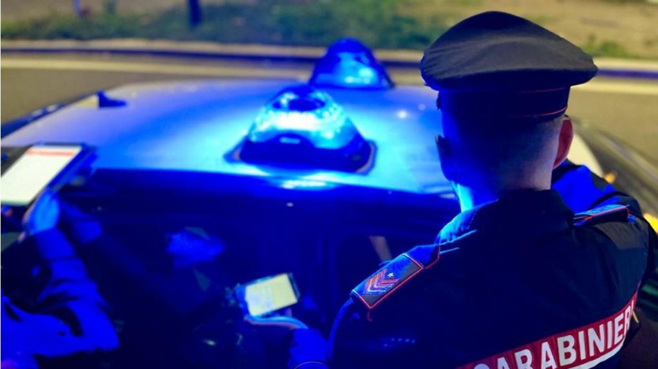 Accoltella l'ex fidanzata, l'aveva gi&agrave; aggredita con l'acido