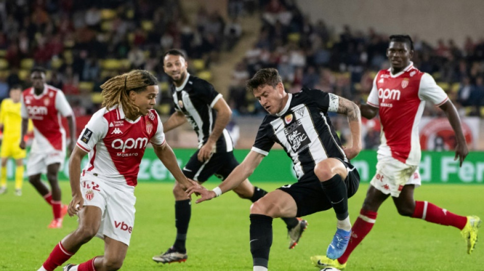 Ligue 1: gros coup d'arr&ecirc;t pour Monaco, battu par Angers &agrave; Louis-II