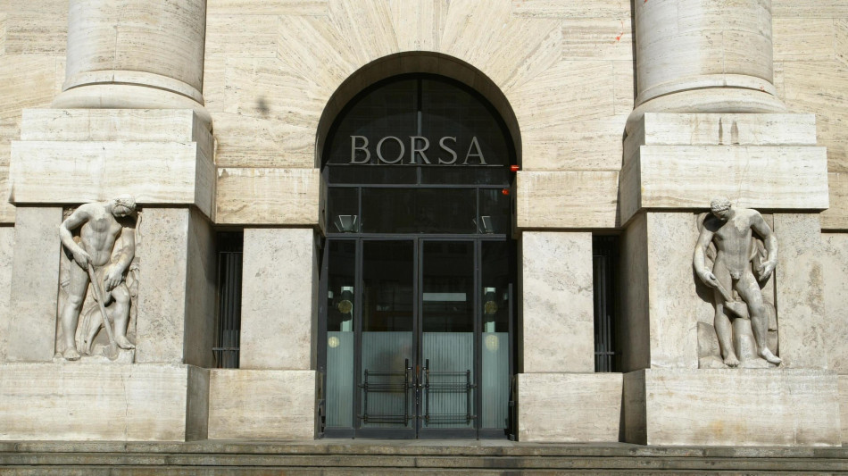 Borsa: Milano apre a +0,62% con in testa St e Amplifon, bene Stellantis
