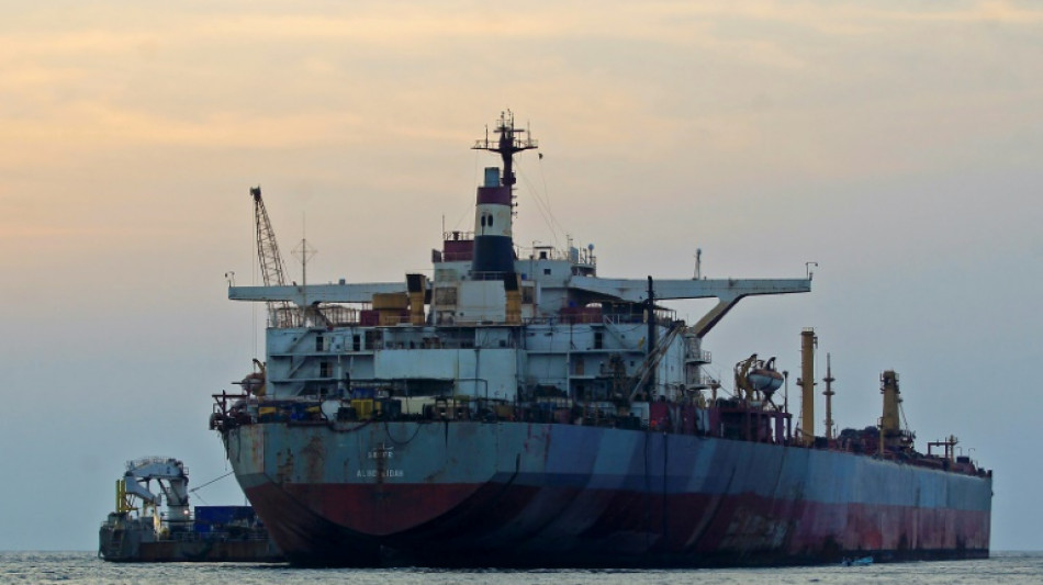 Y&eacute;men: l'ONU a d&eacute;but&eacute; les op&eacute;rations de pompage d'un p&eacute;trolier d&eacute;labr&eacute; en mer Rouge