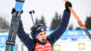 Biathlon: la Fran&ccedil;aise Julia Simon remporte la poursuite d'Oberhof devant Justine Braisaz-Bouchet