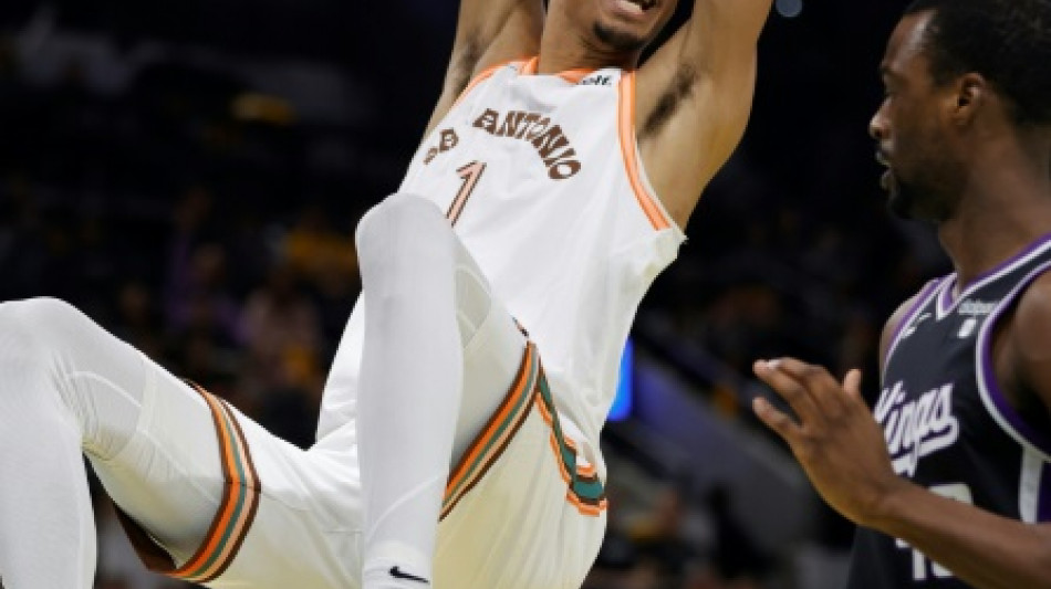NBA: Wembanyama se retrouve mais subit une 7e d&eacute;faite d'affil&eacute;e avec les Spurs