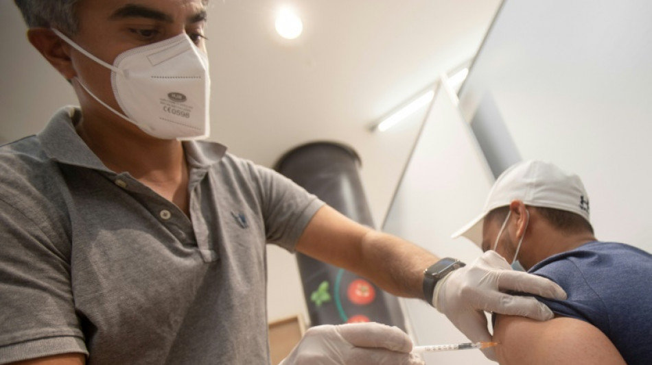 Austria, primer país europeo en imponer la vacunación anticovid