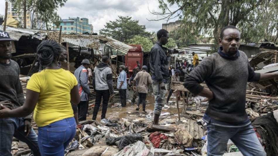 Suben a 45 los muertos por inundaciones en Kenia