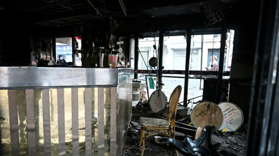 Neue Ausschreitungen in Paris - Spezialeinheit der Polizei im Einsatz