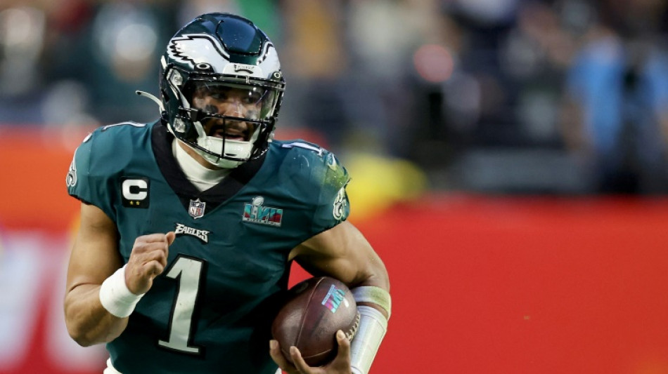 Hurts becomes NFL's top-paid player with Eagles extension