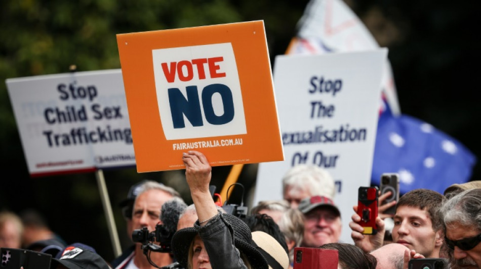 Des Australiens manifestent contre la r&eacute;forme sur le droit des Aborig&egrave;nes