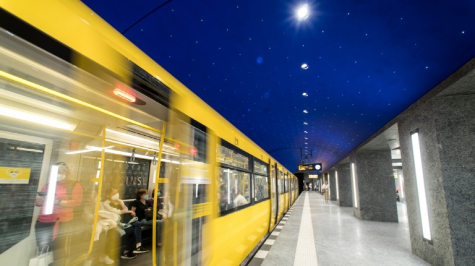 Debatte &uuml;ber Nachfolgeregelung nach Ende des Neun-Euro-Tickets