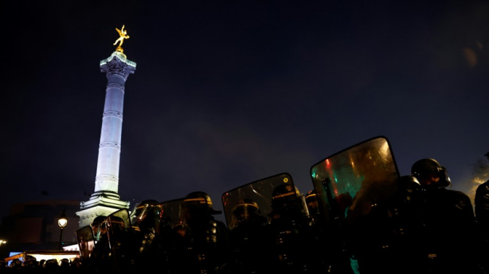 Los sindicatos luchan por mantener la movilizaci&oacute;n contra la reforma clave en Francia