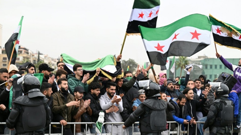 Syrie: Chareh lance un appel &agrave; l'unit&eacute; un an apr&egrave;s la chute d'Assad