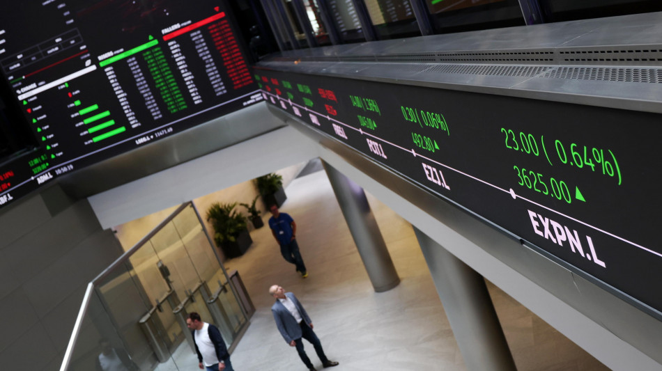 Borsa: Europa debole con Wall Street, banche in rosso, Milano -2,3%
