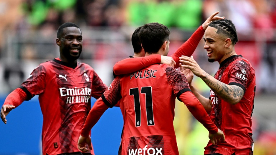 Italie: l'AC Milan d&eacute;passe la Juventus, coups de t&ecirc;te et de folie &agrave; Lecce