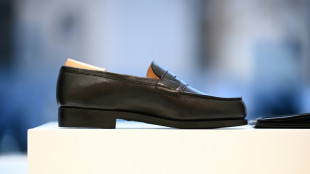 Apr&egrave;s l'overdose de baskets, le mocassin s&eacute;duit les hommes 