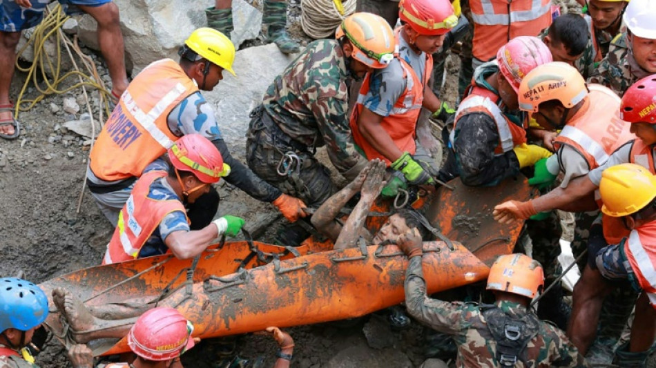 Rescatados en Nepal dos trabajadores que pasaron nueve d&iacute;as atrapados por el deslave