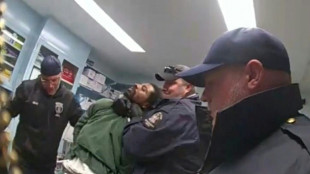 Condenan a un guardia de una prisión en Nueva York por la muerte de un detenido afroestadounidense