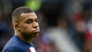 Com Neymar recuperado, PSG retorna aos treinos em meio &agrave; novela Mbapp&eacute;