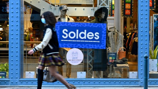 A la recherche de "bons plans": les soldes commencent, entre inflation et concurrence des ventes priv&eacute;es