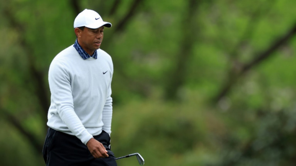 Golf: Woods s'effondre, Scheffler m&egrave;ne encore mais voit son avance fondre