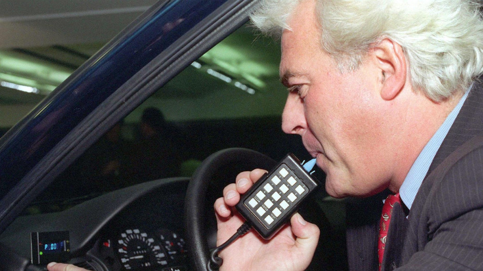 Scatta da oggi l'alcolock in auto, costa circa 2.000 euro