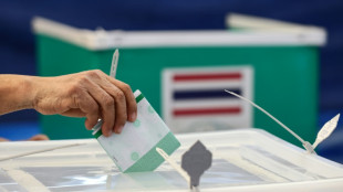 Les Tha&iuml;landais aux urnes, l'opposition esp&egrave;re d&eacute;loger l'arm&eacute;e du pouvoir