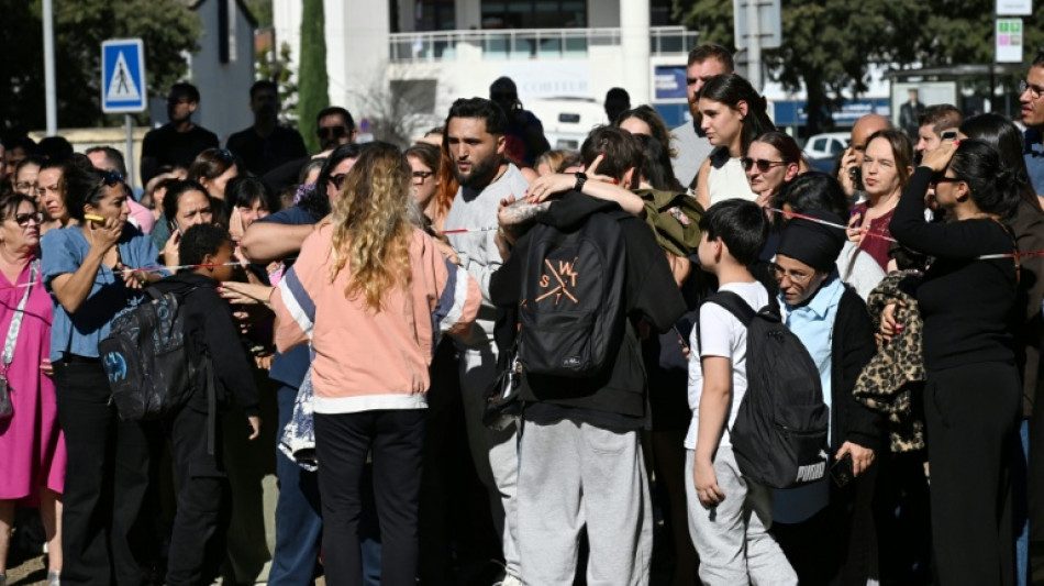 Adolescente &eacute; detido na Fran&ccedil;a por disparar espingarda em sua escola