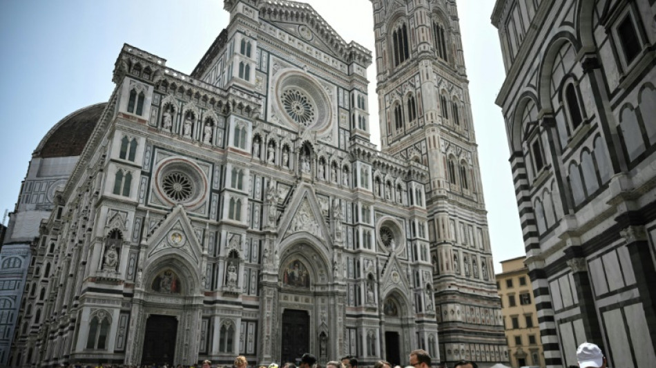 Le Tour de France s'&eacute;lance de Florence sous un soleil de plomb