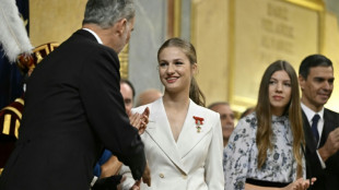 La princesse Leonor, h&eacute;riti&egrave;re du tr&ocirc;ne espagnol, jure fid&eacute;lit&eacute; &agrave; la Constitution