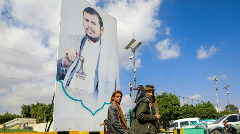 Los rebeldes hut&iacute;es reivindican el ataque contra un barco de EEUU frente a Yemen