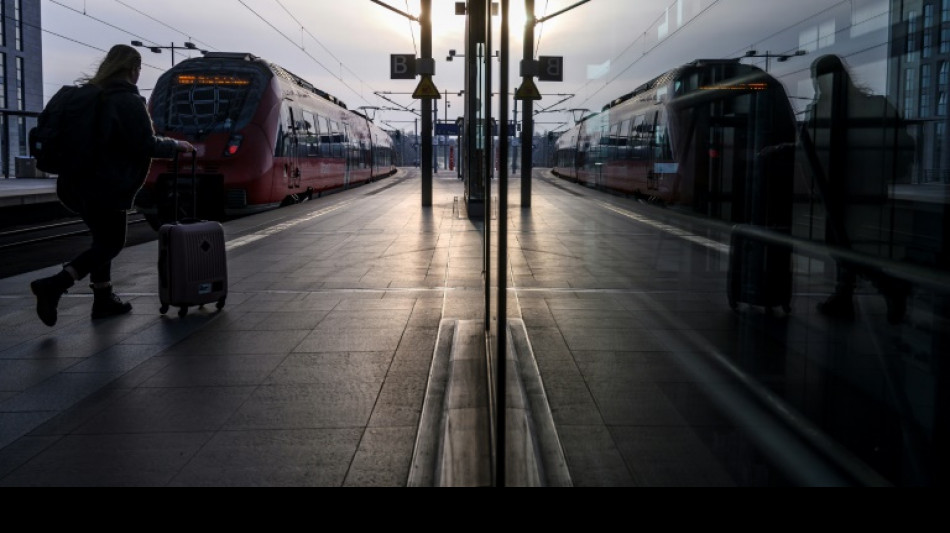 Bundesl&auml;nder wollen Neun-Euro-Ticket zum Erfolg machen