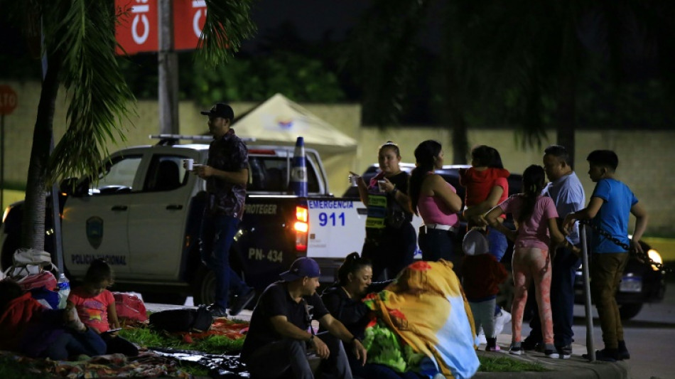Caravana de migrantes hondurenhos parte para os EUA apesar das amea&ccedil;as de Trump
